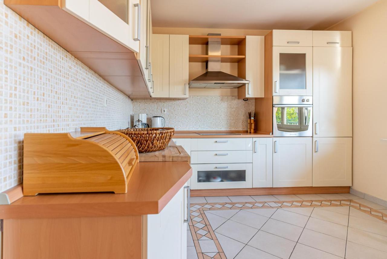 Apartment Luno Kaštela Esterno foto