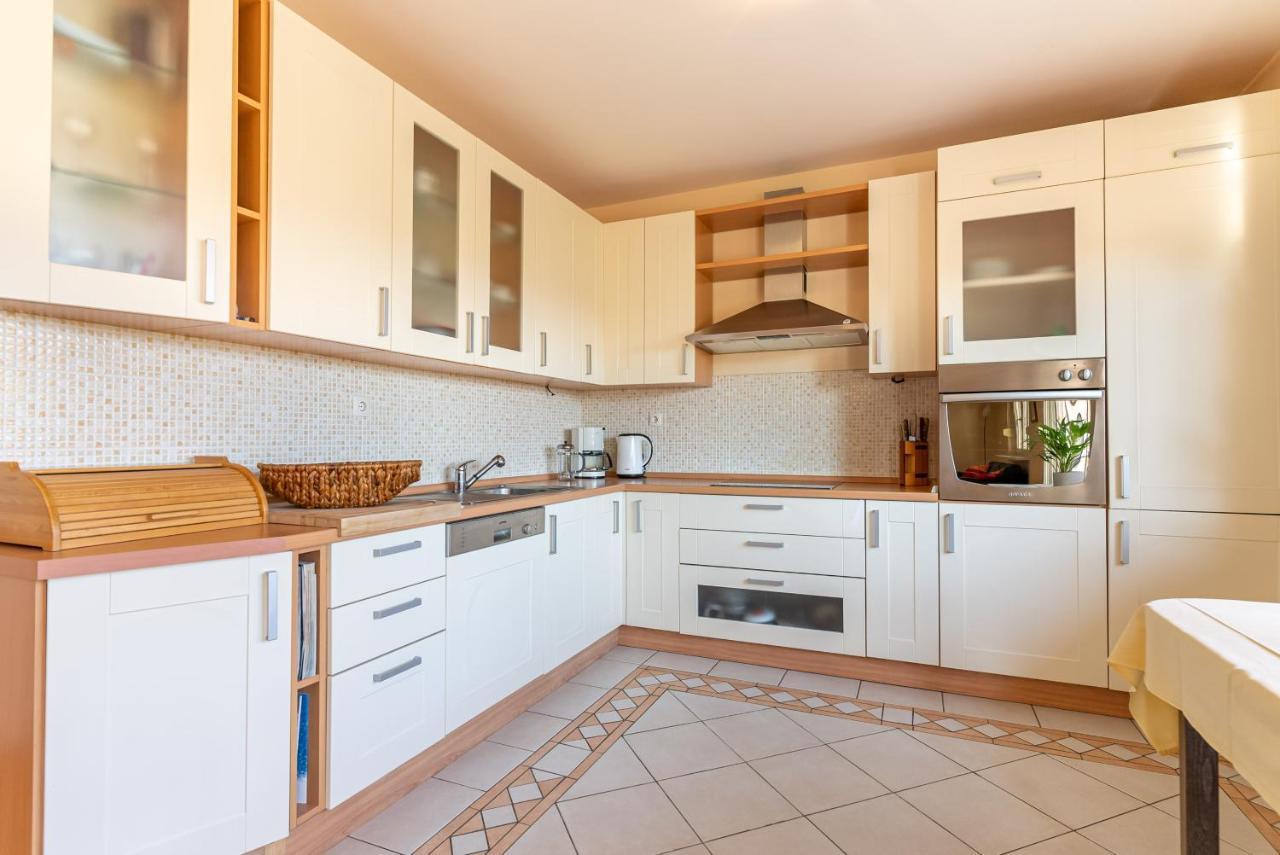 Apartment Luno Kaštela Esterno foto