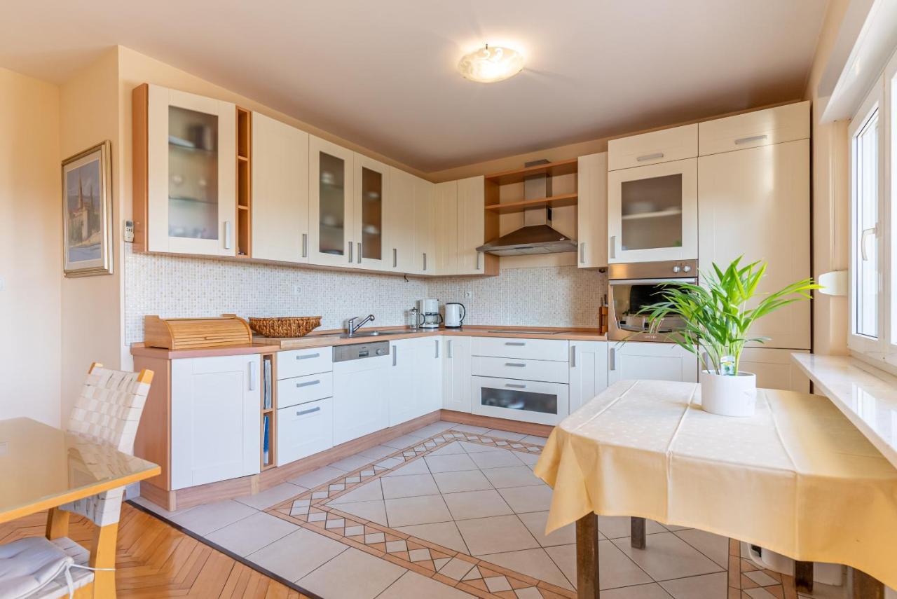 Apartment Luno Kaštela Esterno foto